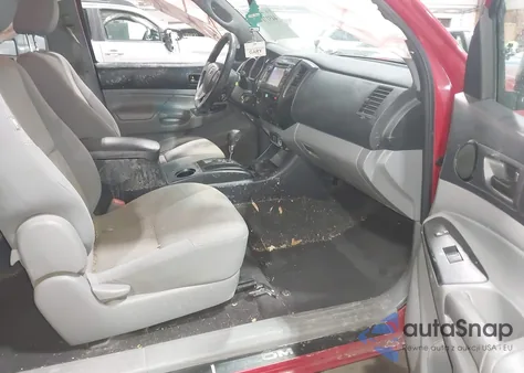 2013 Toyota Tacoma Base V6 z USA, uszkodzony, nr VIN 5TFUU4EN8DX058694